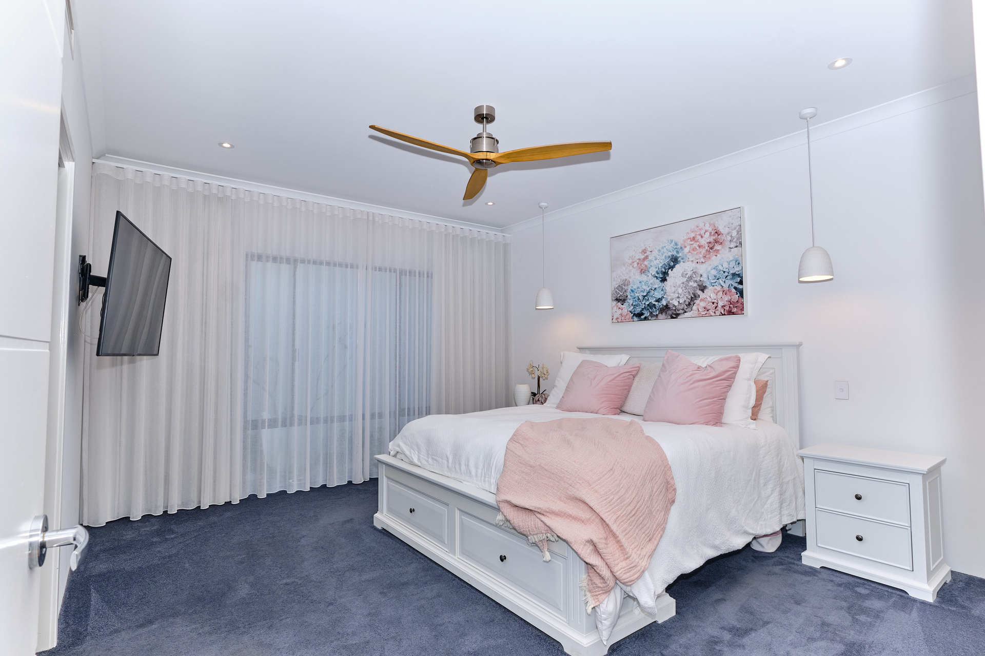 EXCEPTIONAL DESIGN AND LOW MAINTENANCE LIVING